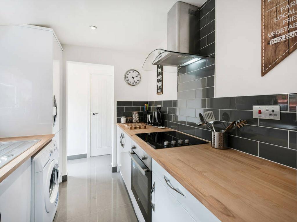 Cambridge House - Modern 2 Bedroom House, Close To Luton Airport & Town Centre Bagian luar foto