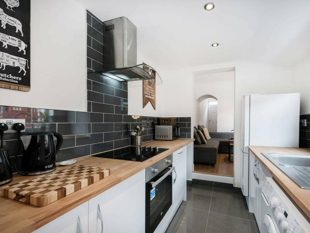 Cambridge House - Modern 2 Bedroom House, Close To Luton Airport & Town Centre Bagian luar foto