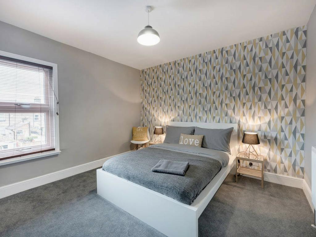 Cambridge House - Modern 2 Bedroom House, Close To Luton Airport & Town Centre Bagian luar foto